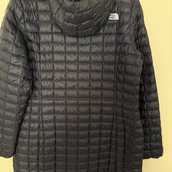 The North Face Women's ThermoBall Long Puffer Jacket, Black, Size L, NWT - Picture 10 of 16